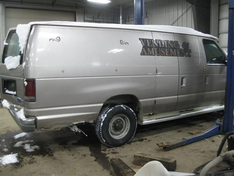 Compresor de aire acondicionado integral para furgoneta Ford E150 95 118677 Foto 3 de 4