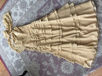 Beatiful Uniq Evening Dress With Elegant Small Purse