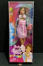 Barbie Mattel - Barbie NIKKI en traje rosa caramelo glam - R7382