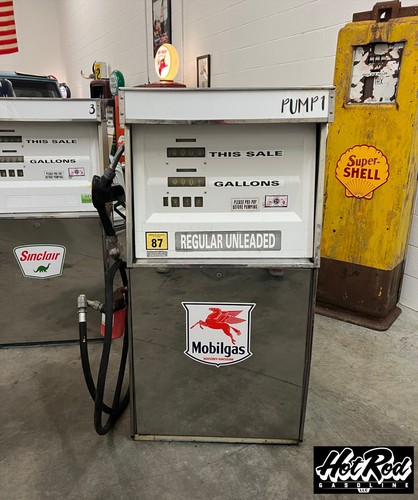 Vtg. 1970's MOBIL Tokheim Gas Pump