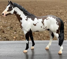 Breyer Model Horse “Wapiti” 2013 Flagship Dealer Exclusive Pinto Warmblood