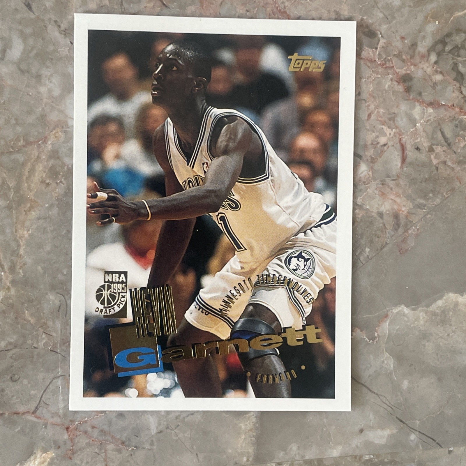 Kevin Garnett 1995-96 Topps #237 Rookie Minnesota Timberwolves