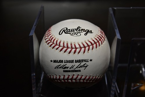 Béisbol RAWLINGS firmado autografiado por KATE HUDSON - Imagen 2 de 2