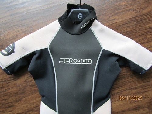 PREOWNED SEADOO WOMEN'S BLACK & LIGHT PINK WETSUIT SIZE 7/8 - Picture 8 of 13