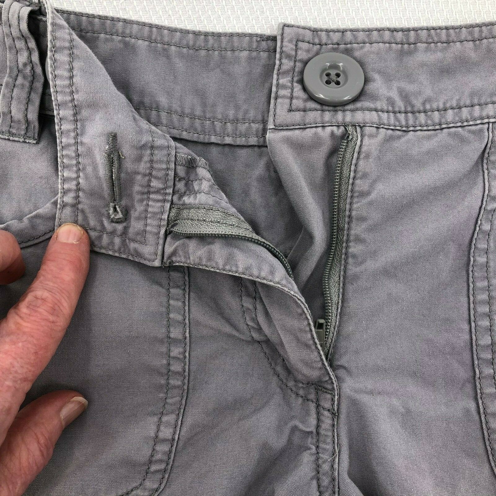  H & M Shorts Misses Size 6 Gray Front Pockets Roll Up Hem with Button Closures thumbnail 4