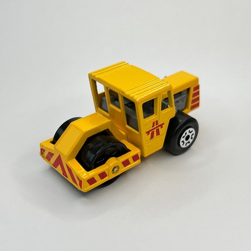 Matchbox MB 68 Road Roller Red Stripes Yellow Body Mint - Imagen 6 de 7