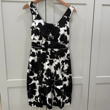 Ann Taylor Petite Womans Sleeveless Dress Sz 4Black & White Fit & Flare