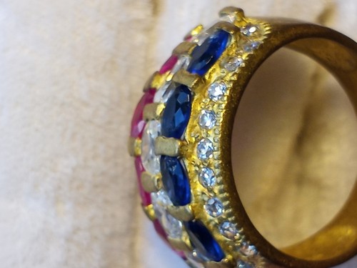 EXQUISIT N FASCINATING: ANTIQUE MIDDLE EASTERN BRASS RING #9 RED WHITE BLUE GEMS - Picture 3 of 9