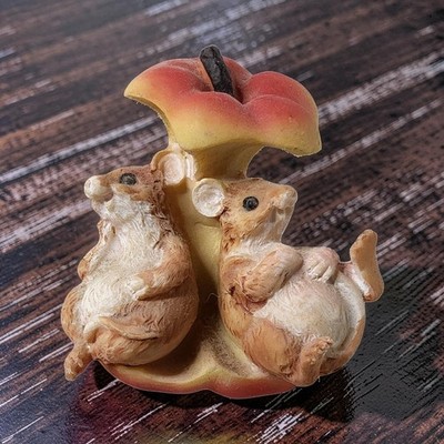 Vintage 1980s Enesco Charming Tails ''Friends To The Core'' 89/375 Figurine.