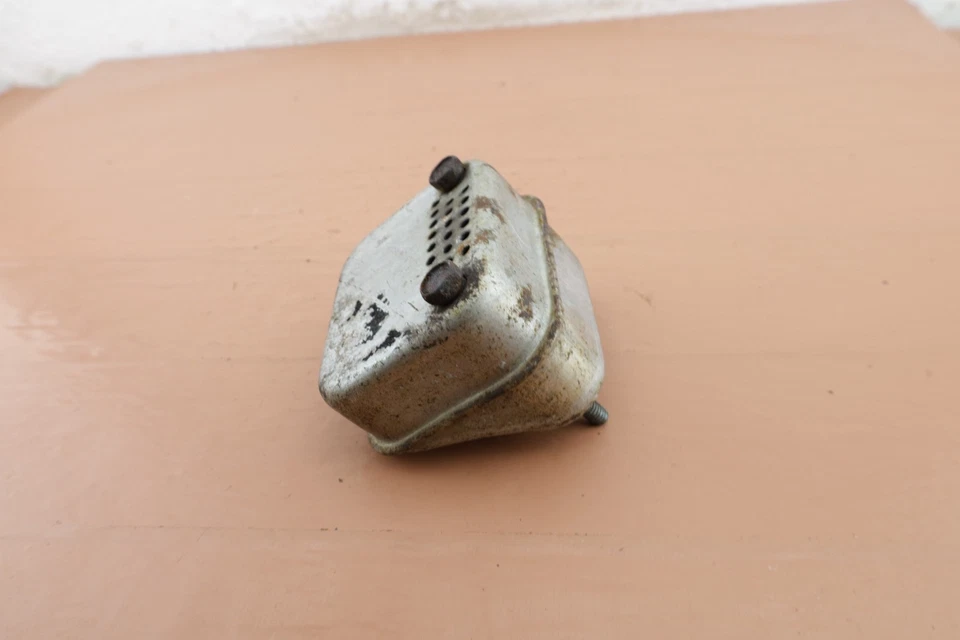 Tecumseh HSK600 1627T Lawn Mower OEM Muffler w/ Bolts - Image 2 of 4