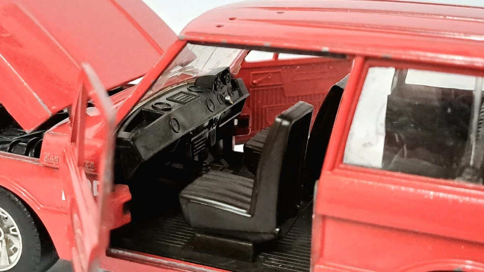 MARTOYS - LAND ROVER RANGE ROVER (1970) - 1:24 - Immagine 4 di 4
