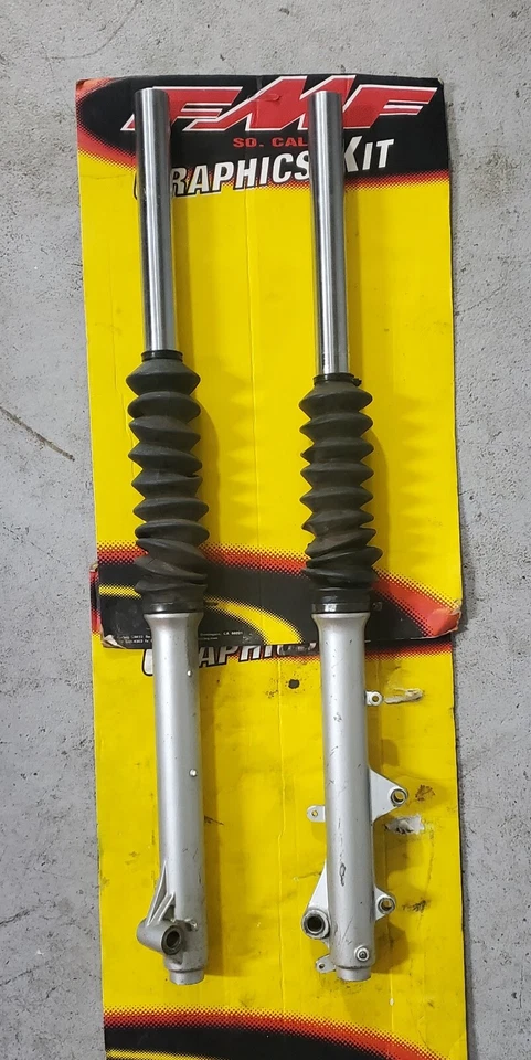  HORQUILLAS DELANTERAS YAMAHA RT180 OEM. Foto 3 de 4