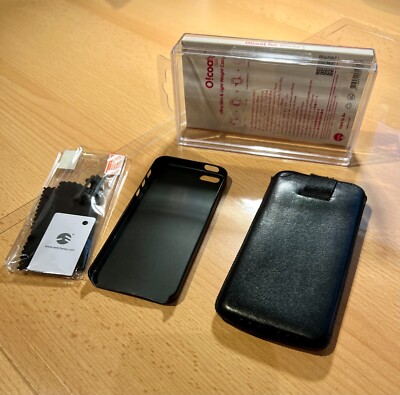 iPhone 5 - OZAKI Schutzcover (ultra slim) Schwarz -, plus Tasche und Zubehör
