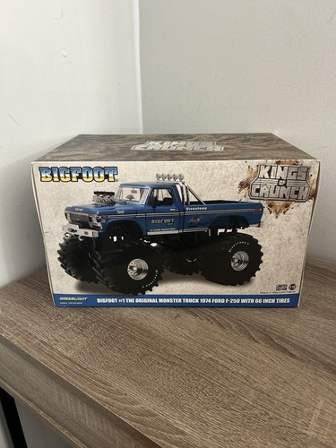 1/18 Bigfoot #1 Original Monster Truck 1974 Ford F250 Greenlight KIngs of Crunch
