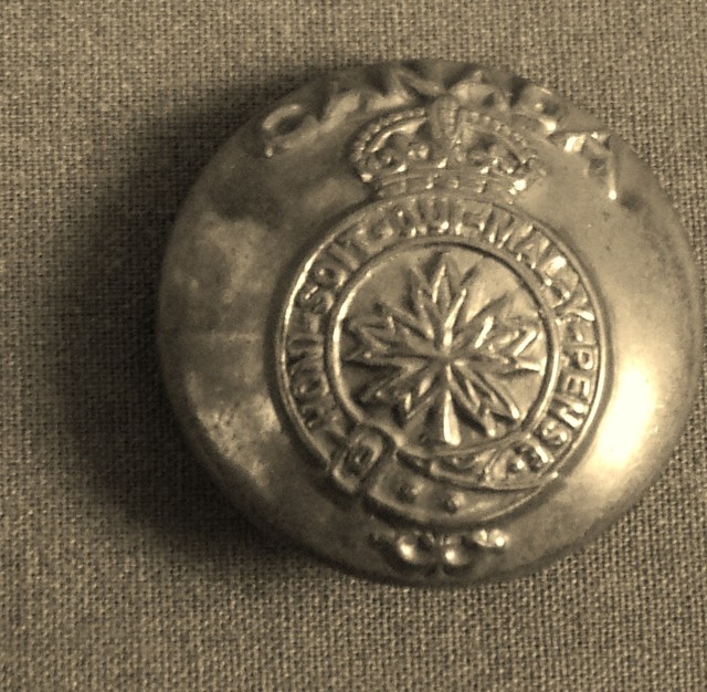 Vintage WWll Canadian Military Brass Button w/ Crown and Maple Leaf