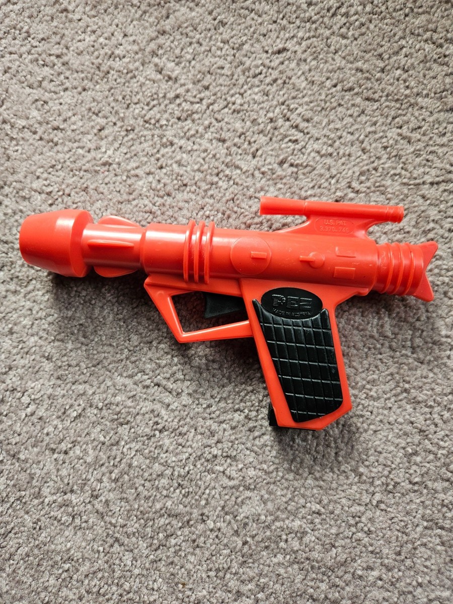 Red SPACE GUN SHOOTER w/clip - PEZ Dispenser - Patent 3.3.7.0