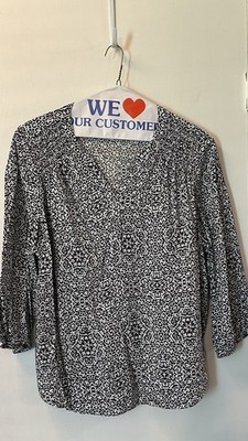 Croft & Barrow Black 3/4-Sleeve Print V-Neck  Blouse Large (L) - Used