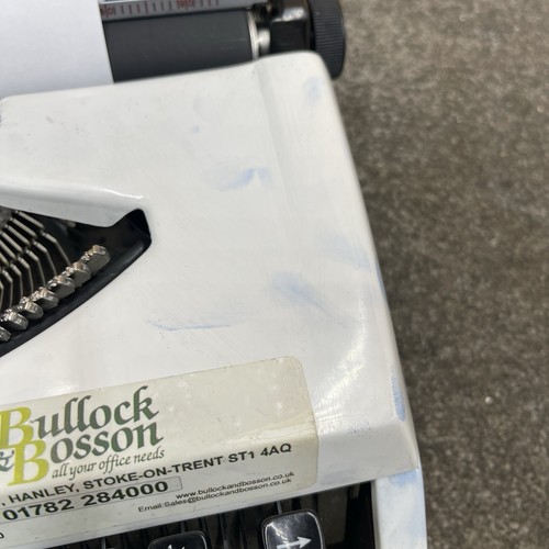 Máquina de escribir portátil manual Brother 100 con tapa dura y cinta de tinta *Funciona* - Imagen 4 de 18