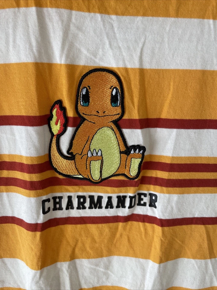 Camiseta Listrada Pokémon Charmander - BoxLunch Exclusiva Tamanho Grande - Imagem 2 de 4
