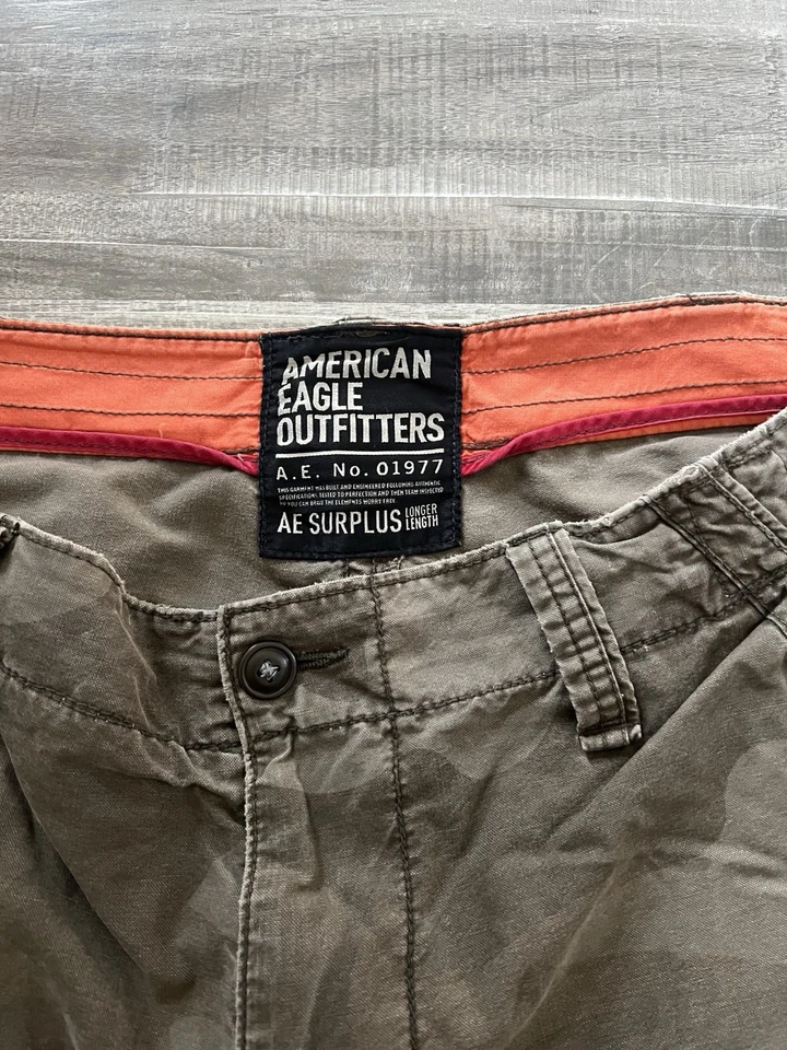 Pantalones Cortos Carga Y2K American Eagle Camuflados Envejecidos Para Hombre Talla 38 Foto 2 de 4