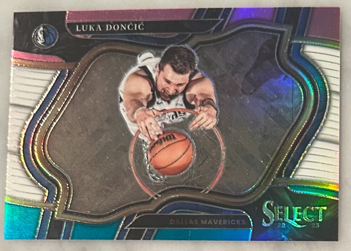 2022-23 Panini Select Courtside Teal White Pink Prizm /49 Luka Doncic #251