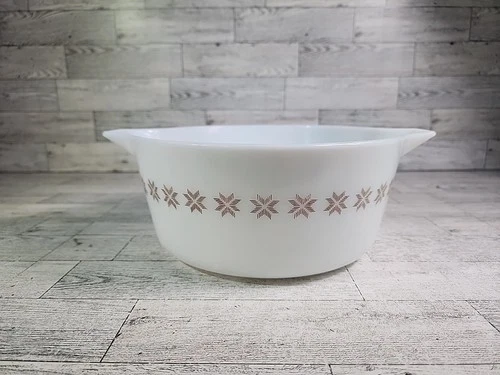 Vintage Pyrex 475 Casserole Dish 2.5 Qt Town & Country Stitch USA *No Lid*