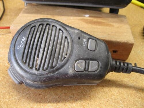 Icom IC-M402 VHF RADIO ( TESTED ) Black with Gimbal Bracket - Picture 2 of 6