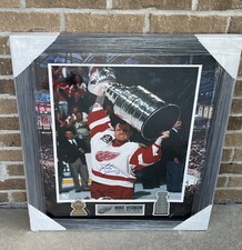 Mike Vernon Signed Detroit Red Wings Framed Stanley Cup 16X20 Photo Beckett COA