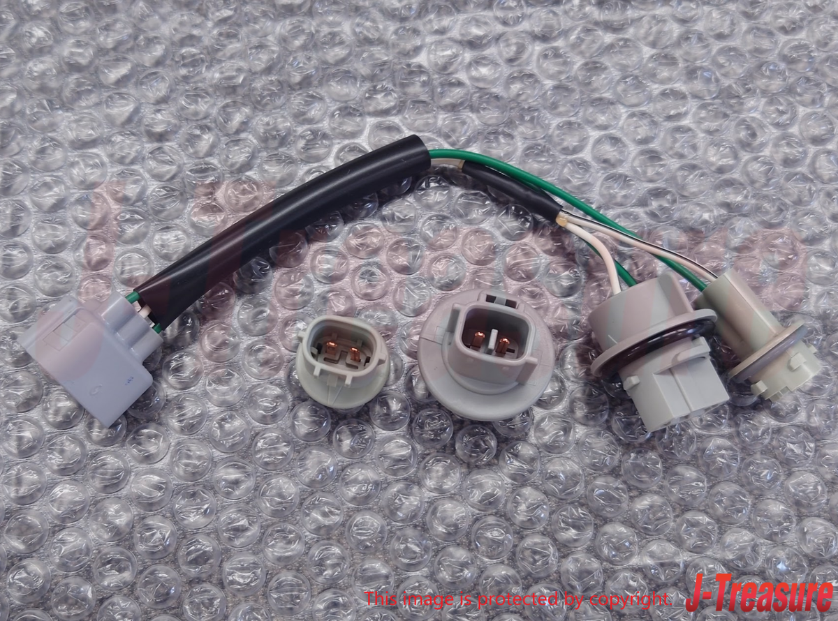 TOYOTA SUPURA JZA80 96-98 Genuine Front Turn Signal Lamp Plug