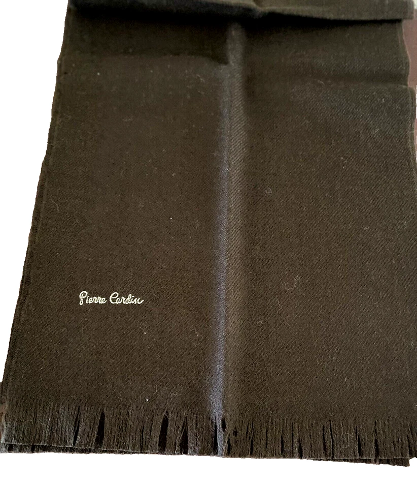 NUEVO en Caja PIERRE CARDIN Marrón Flecos Uruguay 100% Lana Merino 53 x 12-1/2 Bufanda Foto 2 de 3