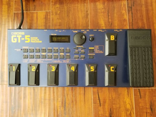 BOSS GT-5 MULTI-EFFECTS PEDAL - MADE IN JAPAN -