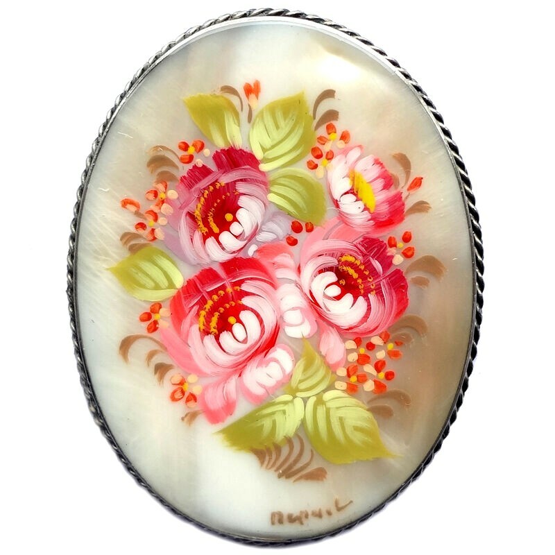Broche en nacre fleur accessoire chic pour sublimer vos vestes et robes