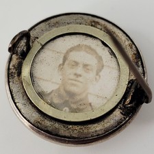 WW1 LOCKET - SILVER BUTTON BADGE - SWEETHEART - BRITISH ARMY