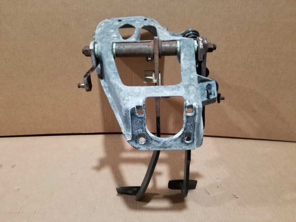 87-91 Ford Pickup Truck Bronco 5 spd Clutch Pedal Assembly Manual Transmission - Image 4 of 4