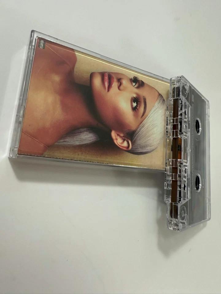 Ariana Grande Sweetener Cassette Tape RARE Urban Outfitters Exclusive Excellent Foto 4 de 4