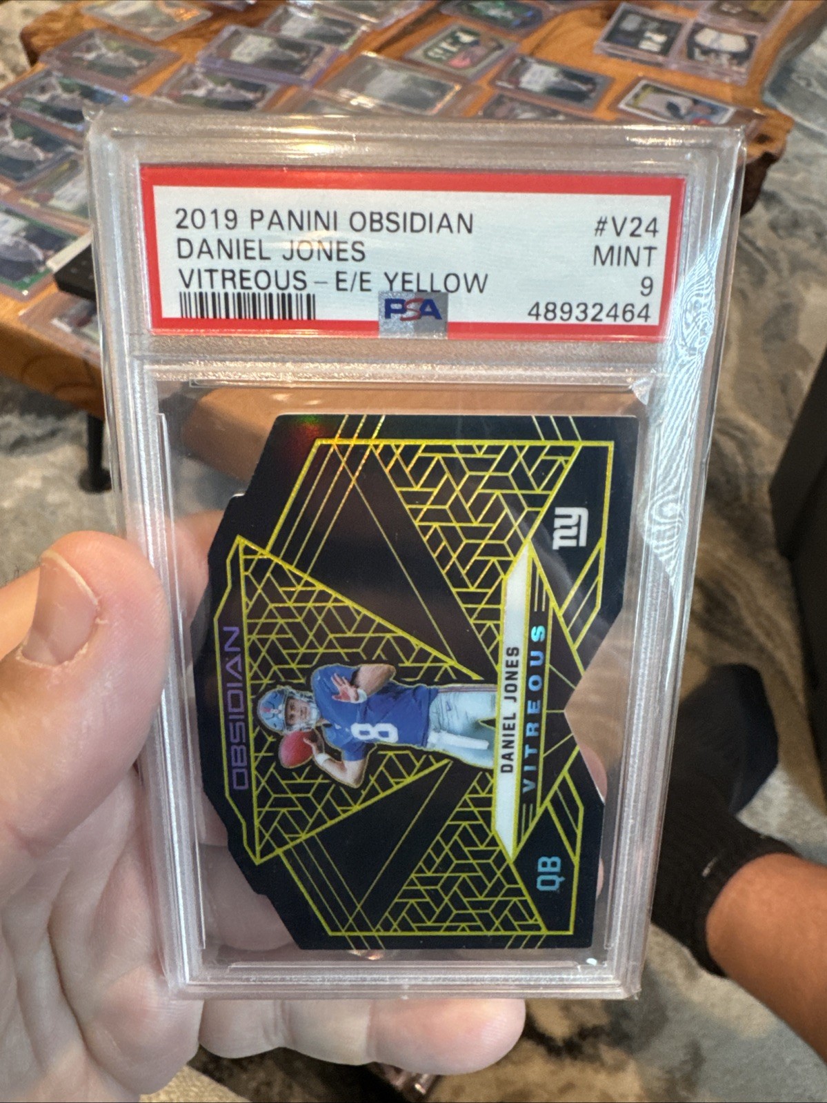 Daniel Jones Panini Obsidian Vitreous #V24 Electric Etch Yellow