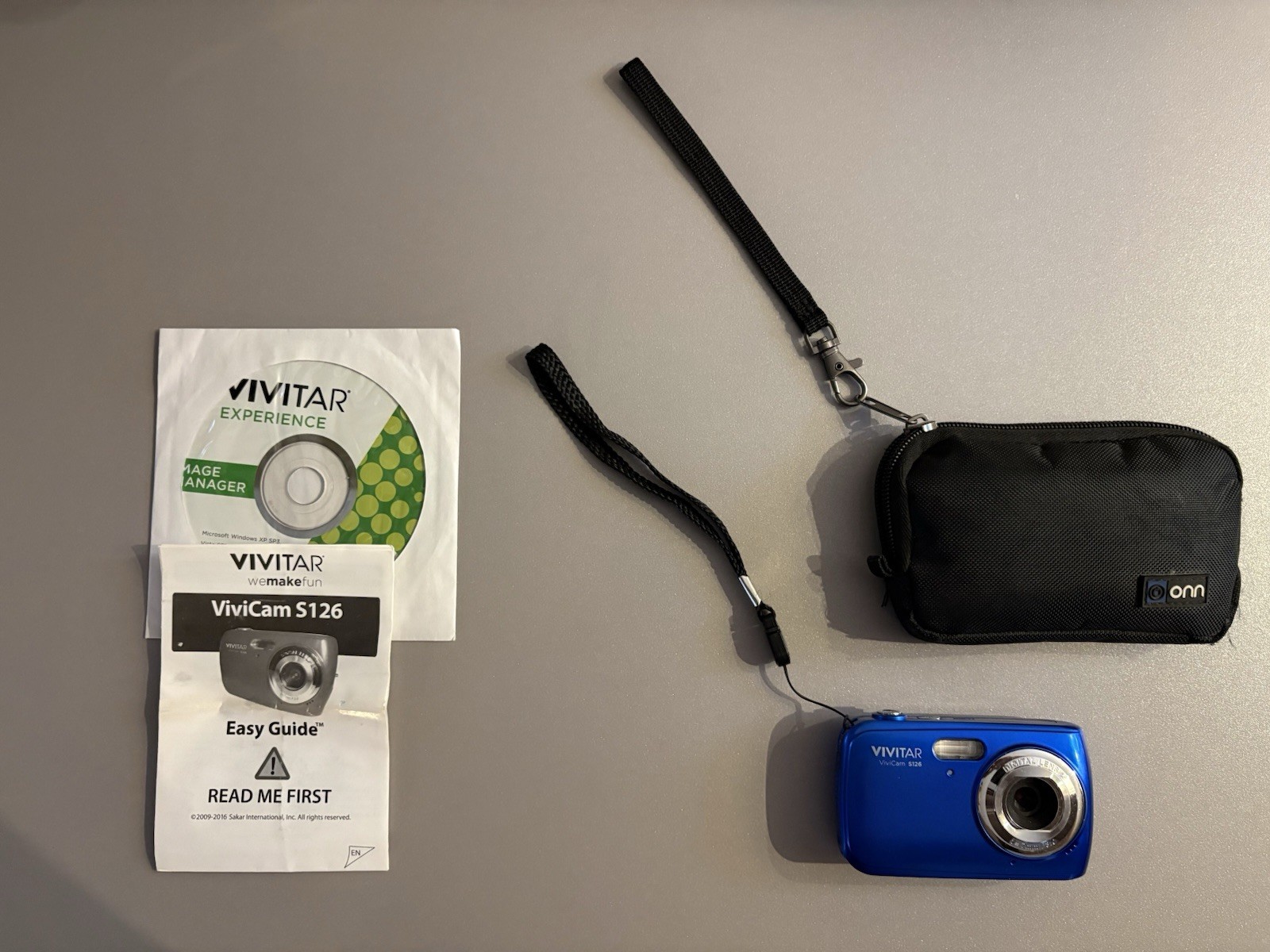 Vivitar ViviCam S126 12.1MP Blue Digital Camera USB Built-in Flash + Case