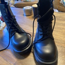 Doc Martens Original Model 1460 Size 9 W Black NEW