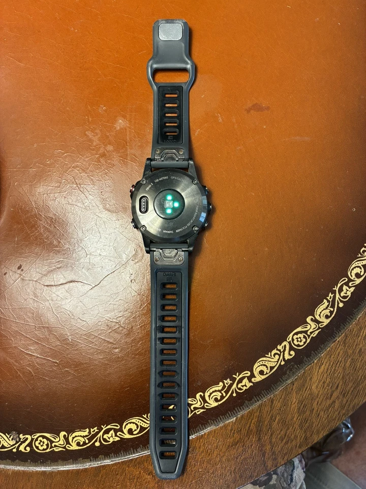 Garmin Fenix 5 GPS-Uhr ohne Ladegerät Top funktioniert super - Bild 2 von 4