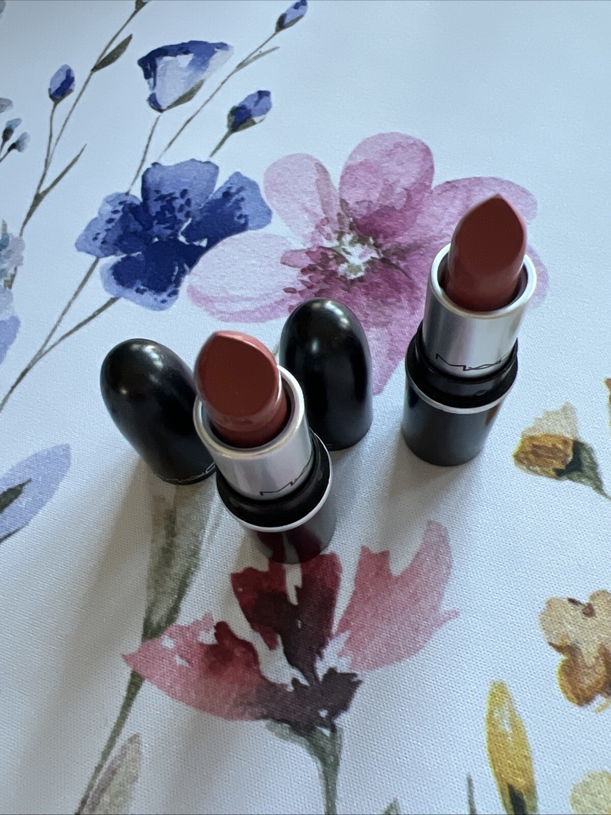 Mac Cosmetics Lipstick Mini Size - Mocha & Kinda Sexy-image