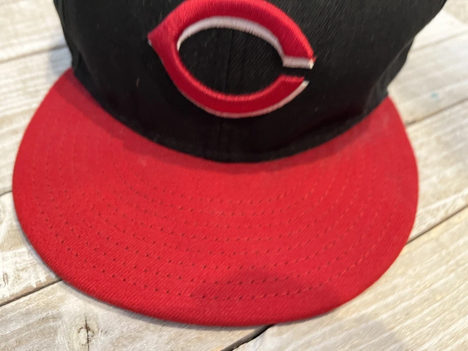 New Era Cincinatti Reds 59Fifty Cap Hat MLB Baseball Size 7-1/2 Black/Red  - Image 3 of 4