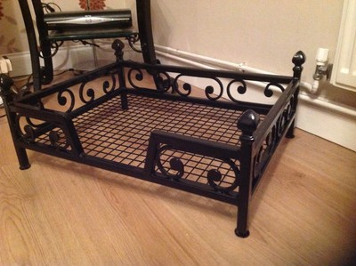 iron dog bed