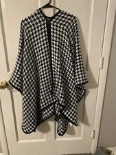 Womens Black/white Cardigan /shawl One Size Fits All No Sleeves NWT