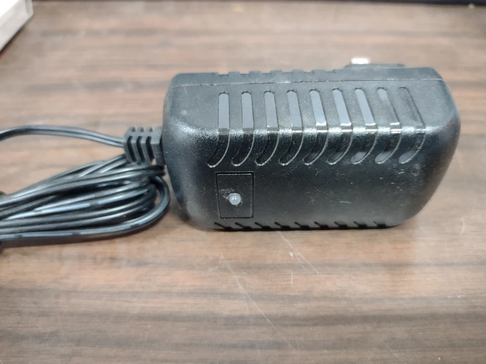 Redcat Racing HX-N701 1A NiMH Charger for 5-7 Cell NiMH batteries w/ Banana Conn - Image 2 of 4