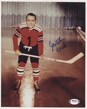 JONATHAN WINTERS SIGNED 8X10 PHOTO LEGENDARY COMEDIAN ACTOR HOCKEY POSE PSA COA