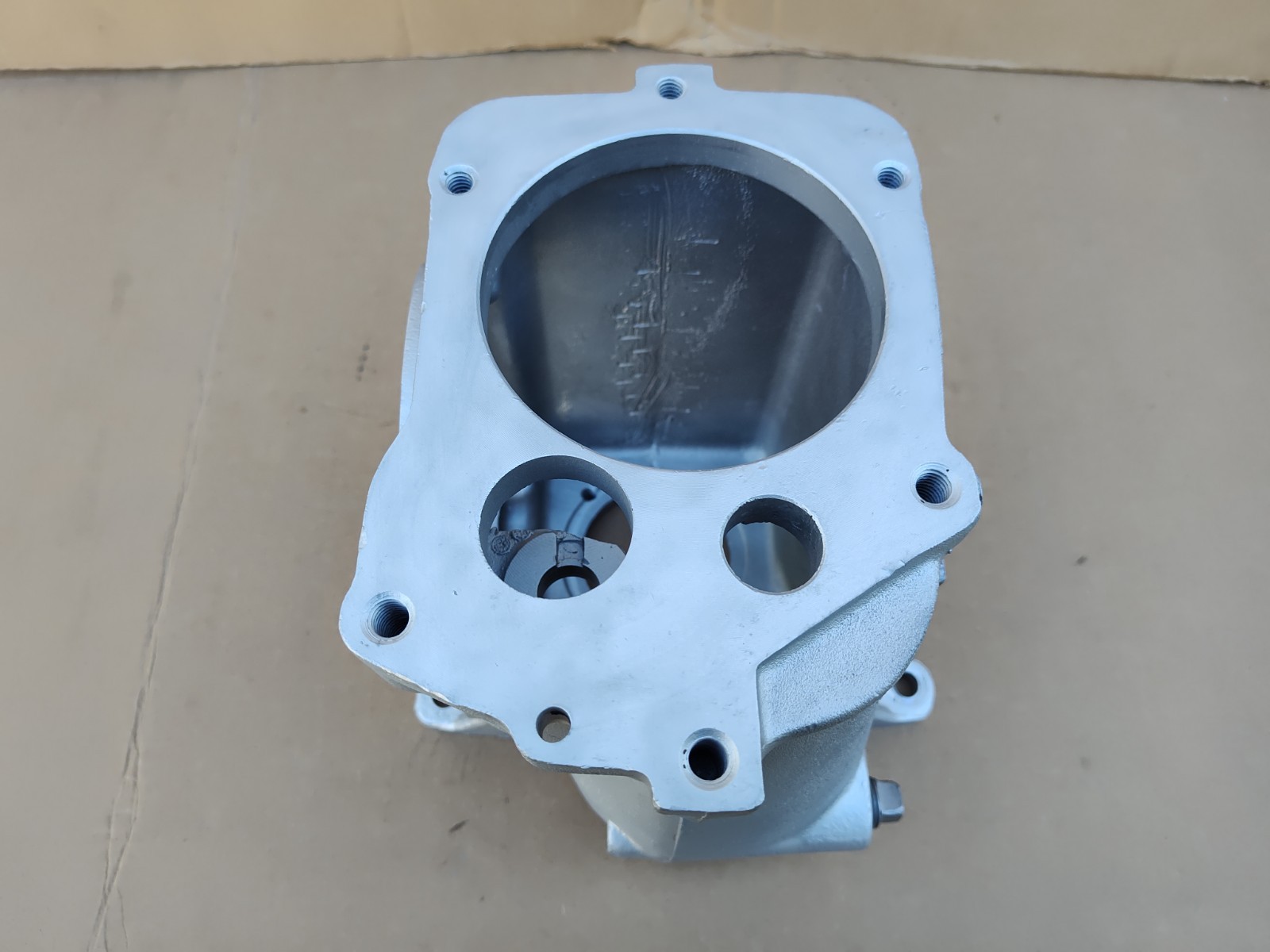 Muncie 4 Speed Transmission Main Case 3925661 Muncie 4 Speed M20 Main Case NICE