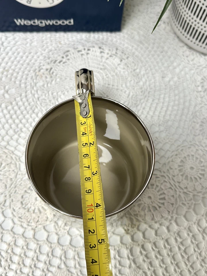 Wedgwood 25th Royal Wedding Anniversary Commemorative Mug By Richard Guyatt - Image 4 of 4