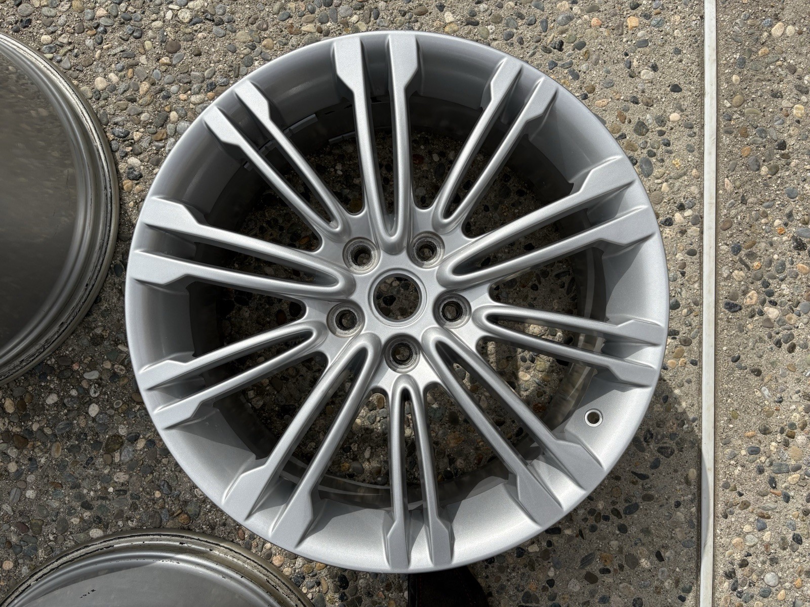 Genuine Maserati Quattroporte Granturismo 19” inch OEM Wheel Set - Rare and Mint