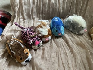 Zhu Zhu Pets and Kung Zhu with Accessories Large Lot
