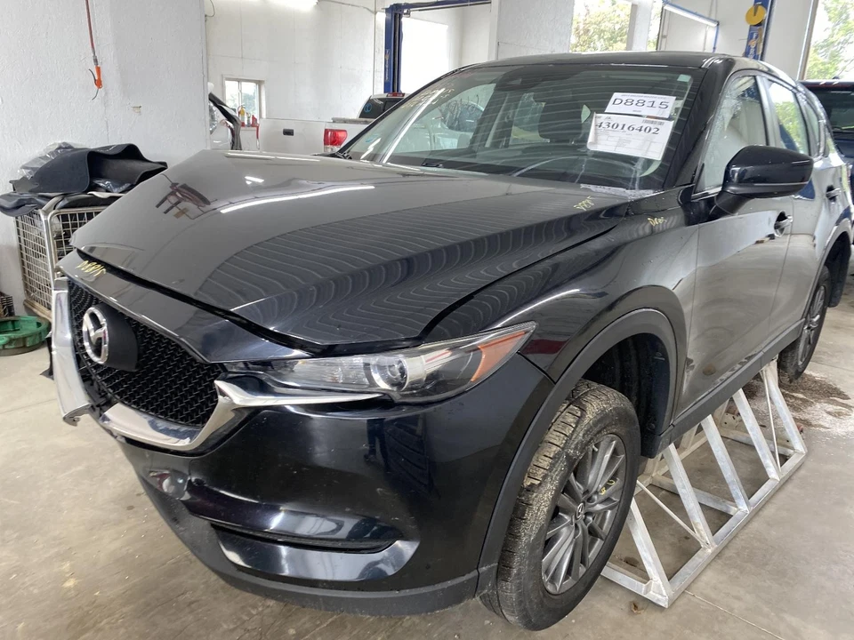 Used Front Left Seat Belt Front fits: 2017 Mazda CX-5 bucket seat driver retract Foto 2 de 4